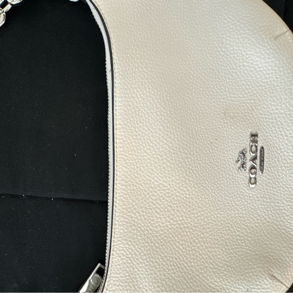 COPY - Coach Off-White Leather Shoulder Bag - Picture 2 of 4